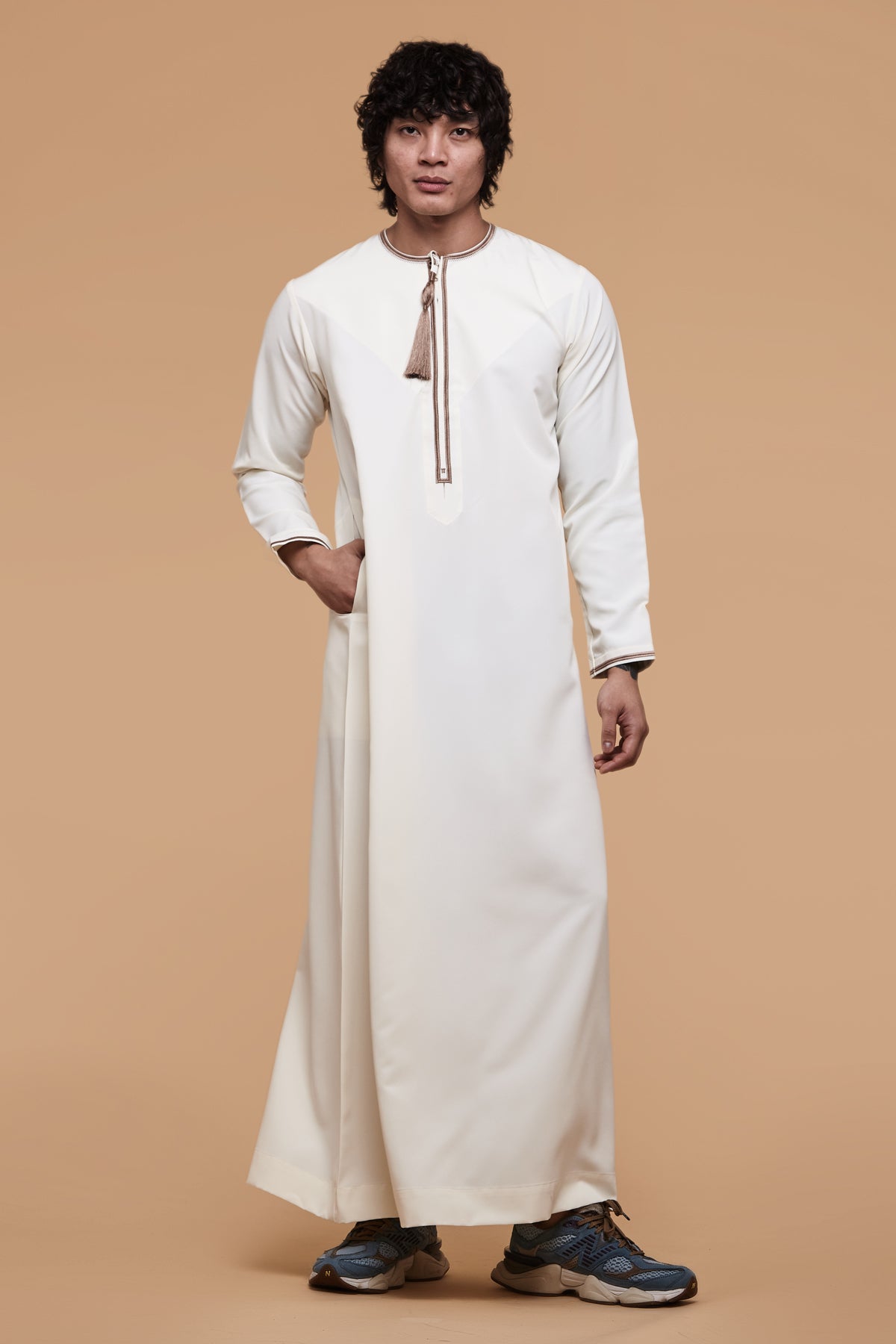 Eggshell Cream & Caramel Brown Omani Thobe - CAVE