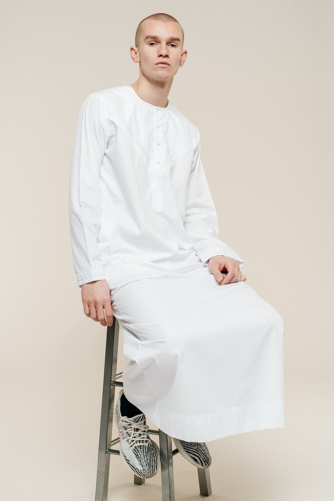 Le guide des stylistes pour porter un Thobe blanc