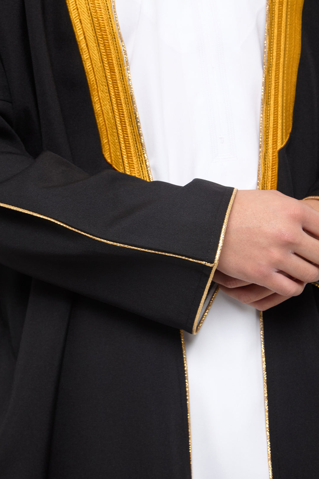 Black & Gold Heavy Kuwaiti Bisht - CAVE