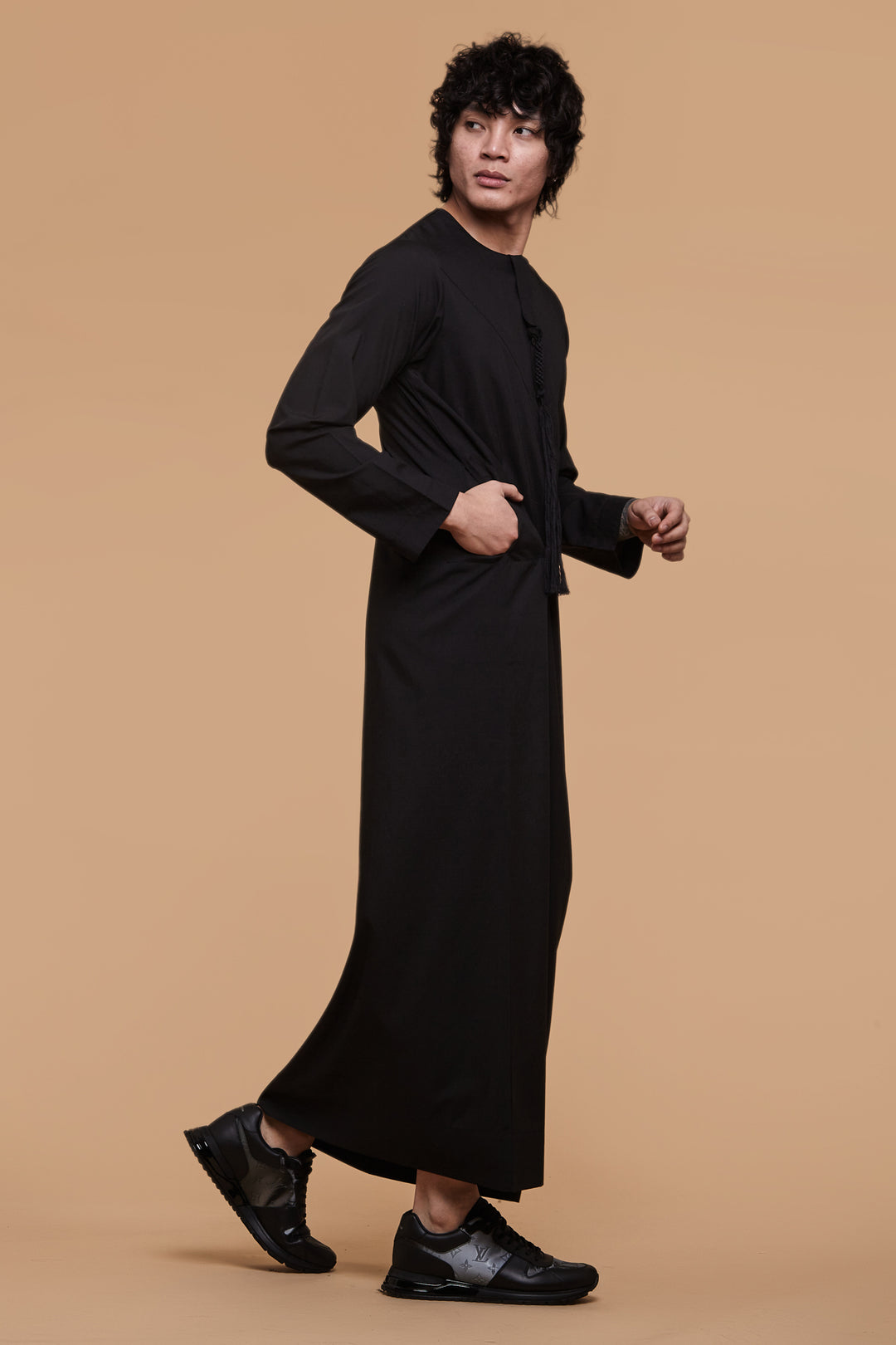Jet Black Emirati Thobe