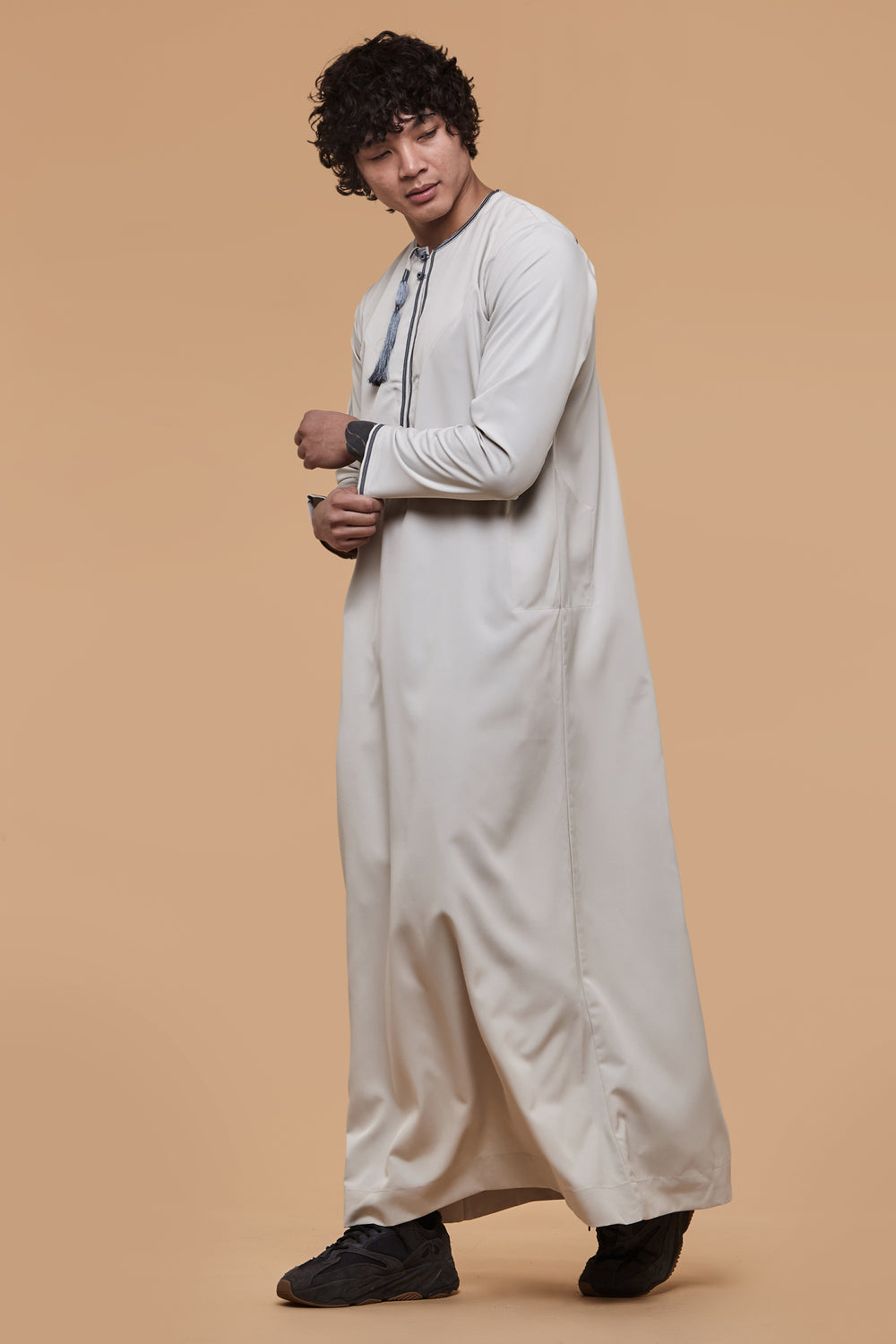 Moon Grey & Dusty Blue Omani Thobe - CAVE
