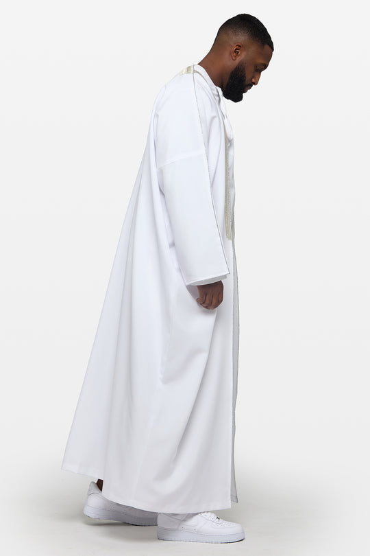 White & Silver Heavy Kuwaiti Bisht - CAVE