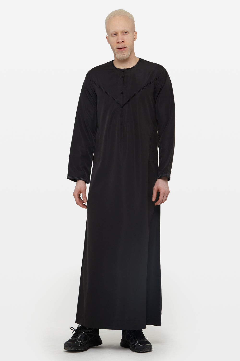 All Black Emirati Thobe