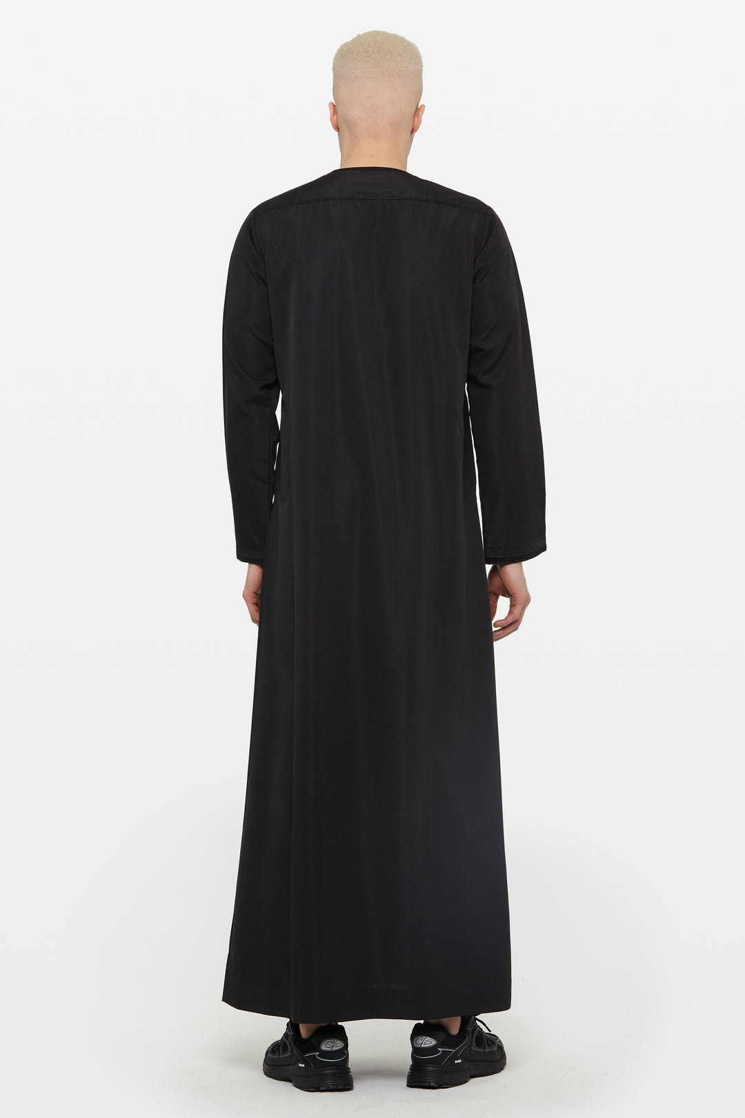 All Black Emirati Thobe