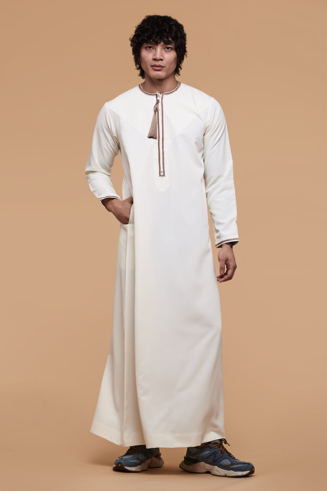 Eggshell Cream & Caramel Brown Omani Thobe - CAVE