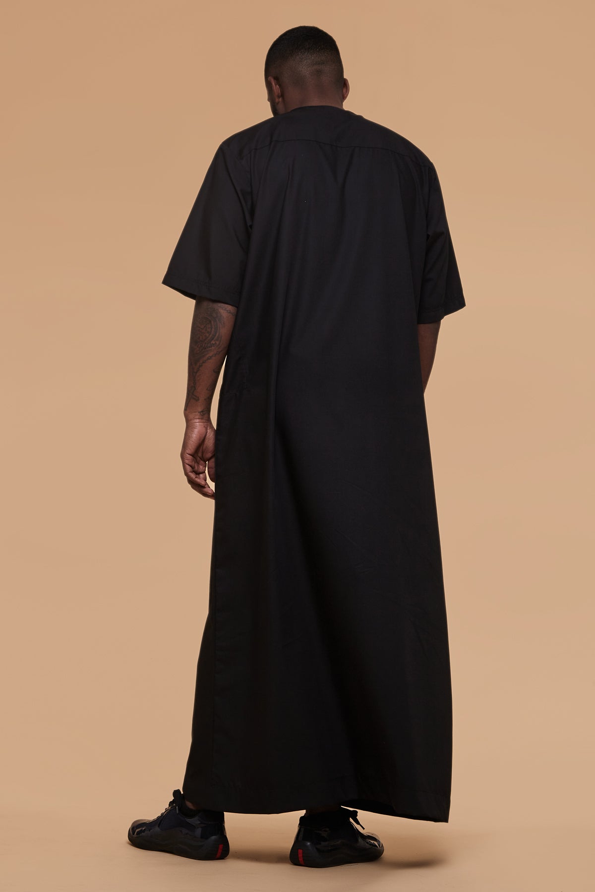 Jet Black Short Sleeve Moroccan Thobe – CAVE