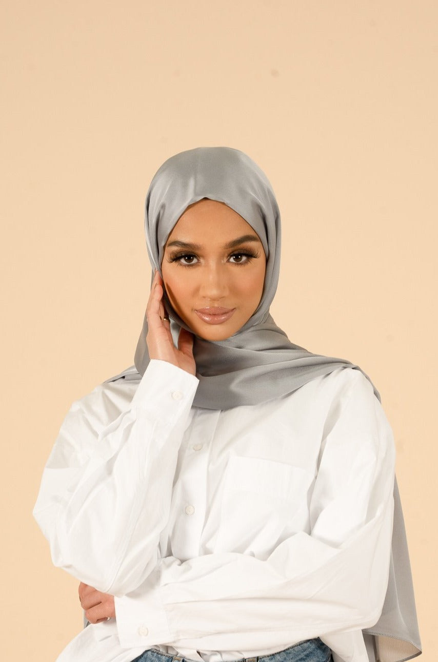 Applique argentée Hijab en satin doux