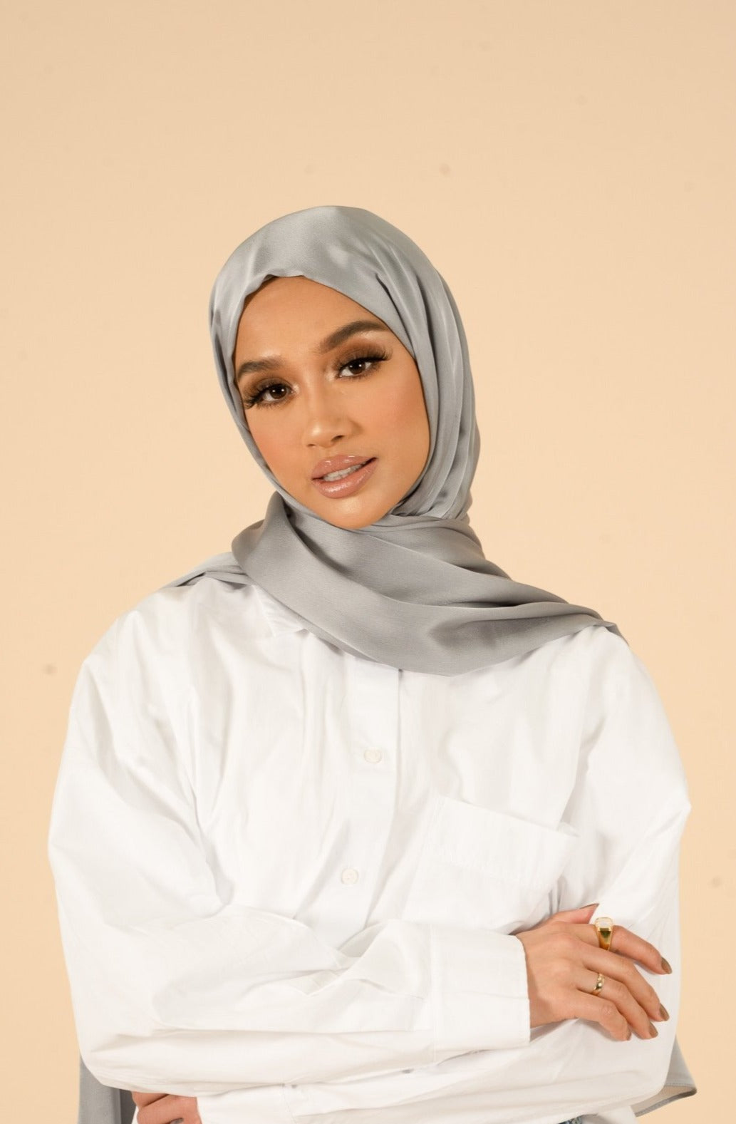 Applique argentée Hijab en satin doux