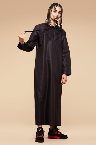 Ink Black Emirati Omani Thobe - CAVE