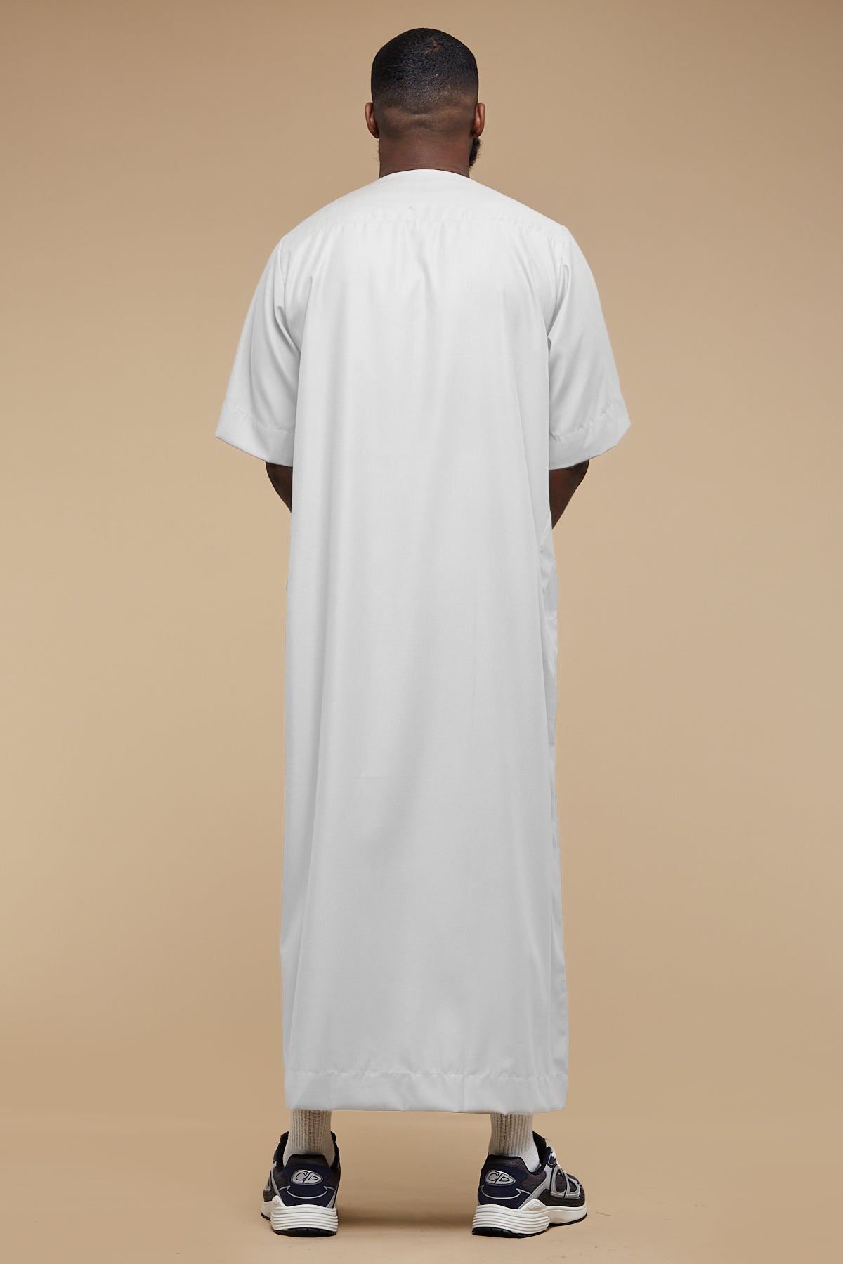 Pure White Short Sleeve Omani Thobe - CAVE