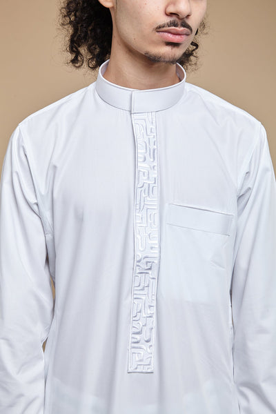 White Arabesque Collar Thobe - CAVE