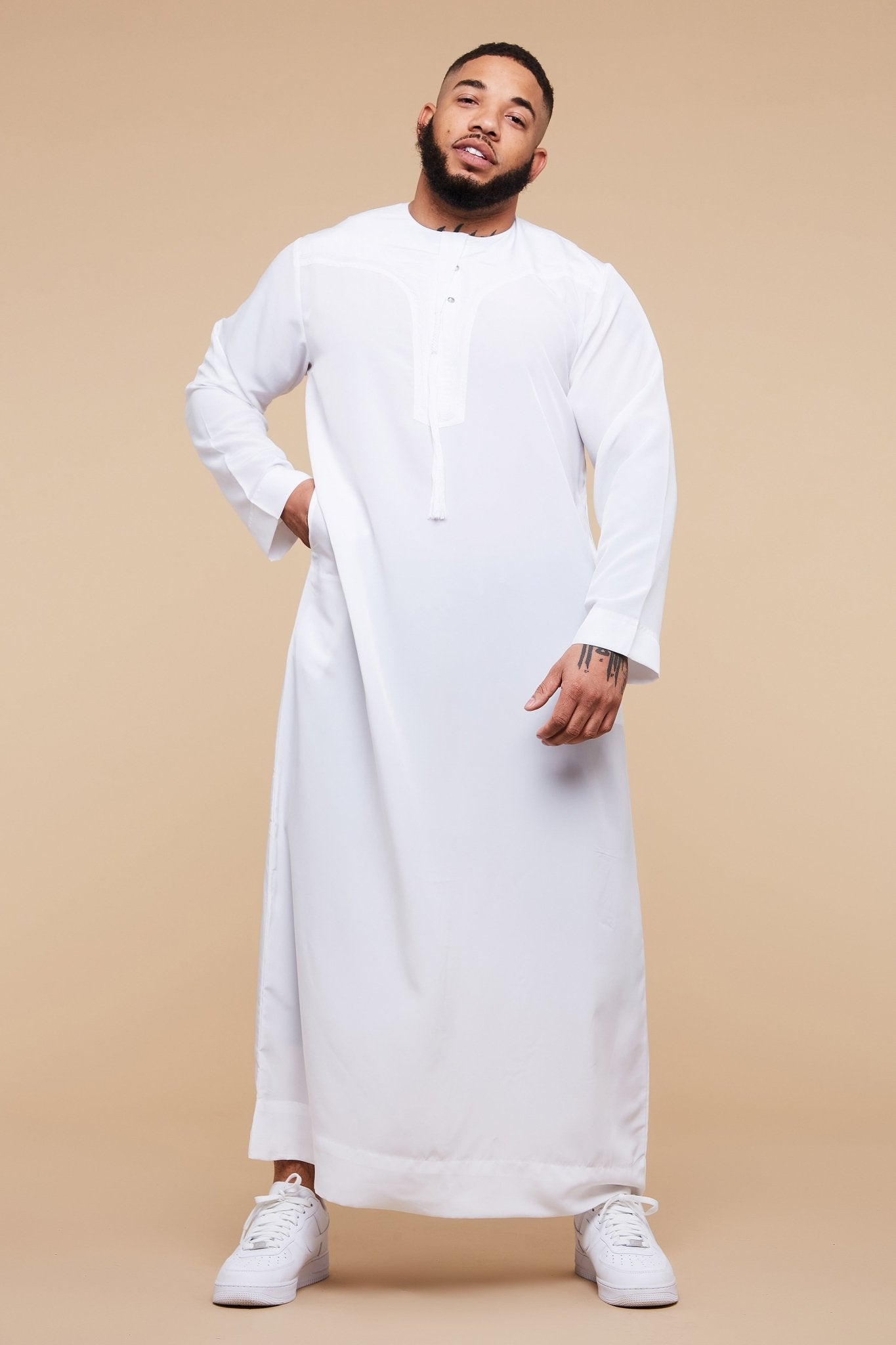 White Classic Omani Thobe - CAVE