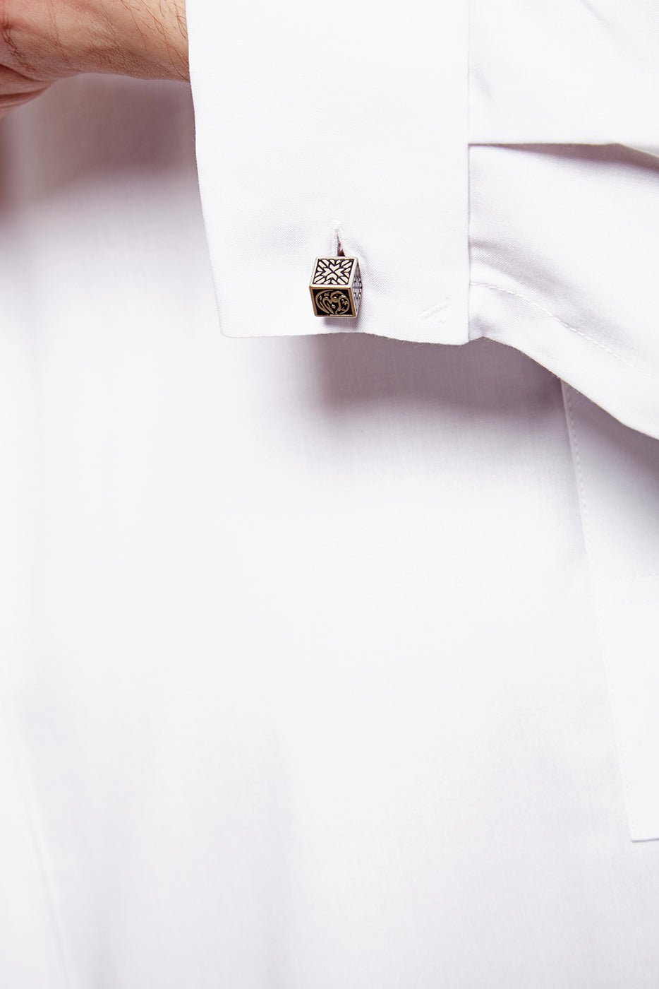 White Cufflink Collar Thobe - CAVE